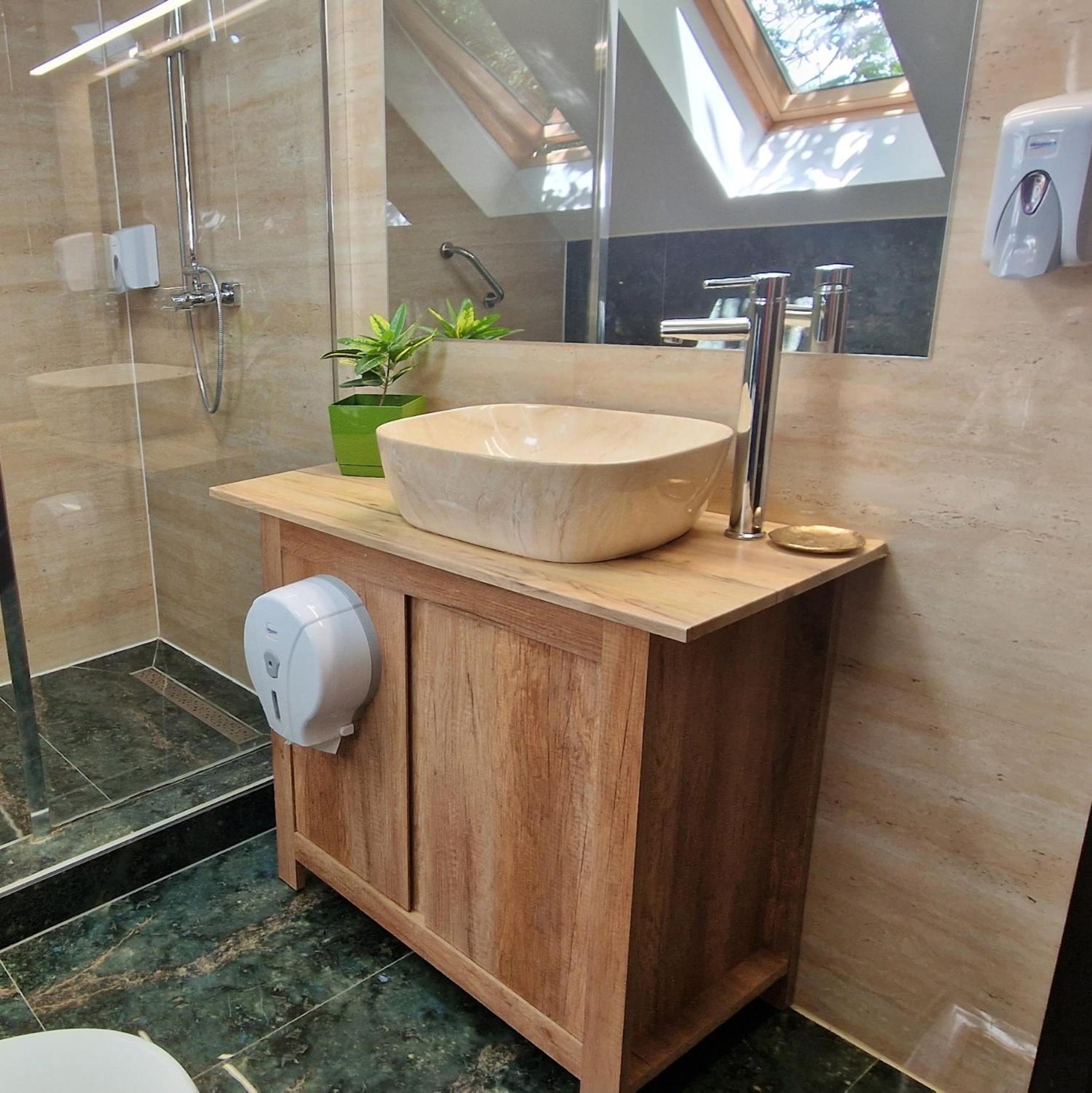 Hotel Provence Suceava Extérieur photo