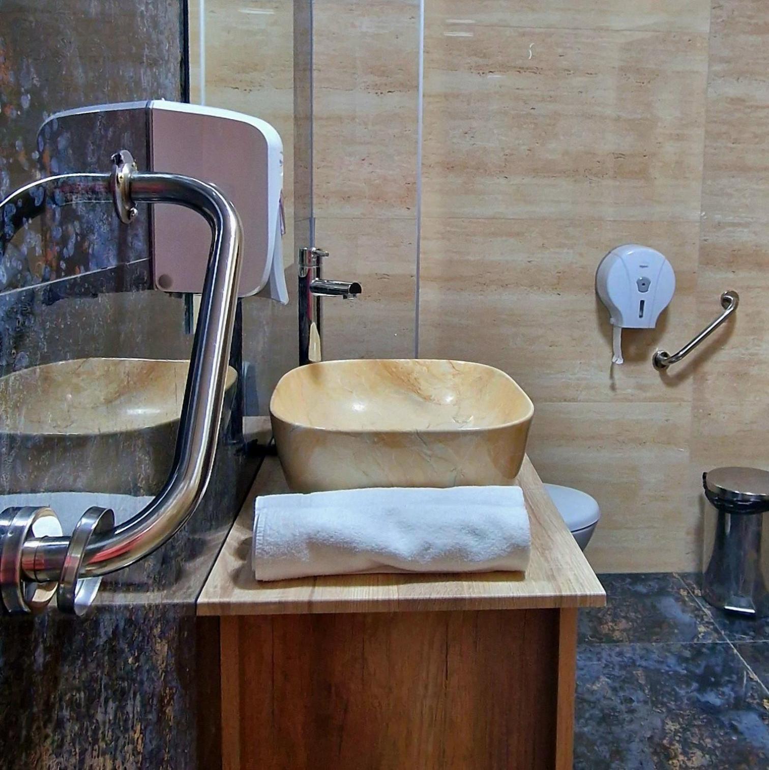 Hotel Provence Suceava Extérieur photo